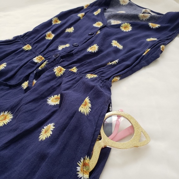 Sunflower Spring / Summer Dress with Pockets! - Picture 4 of 4